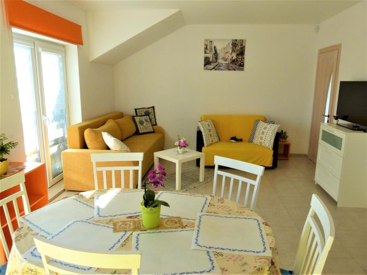 Geltoni apartamentai Palanga Bagian luar foto