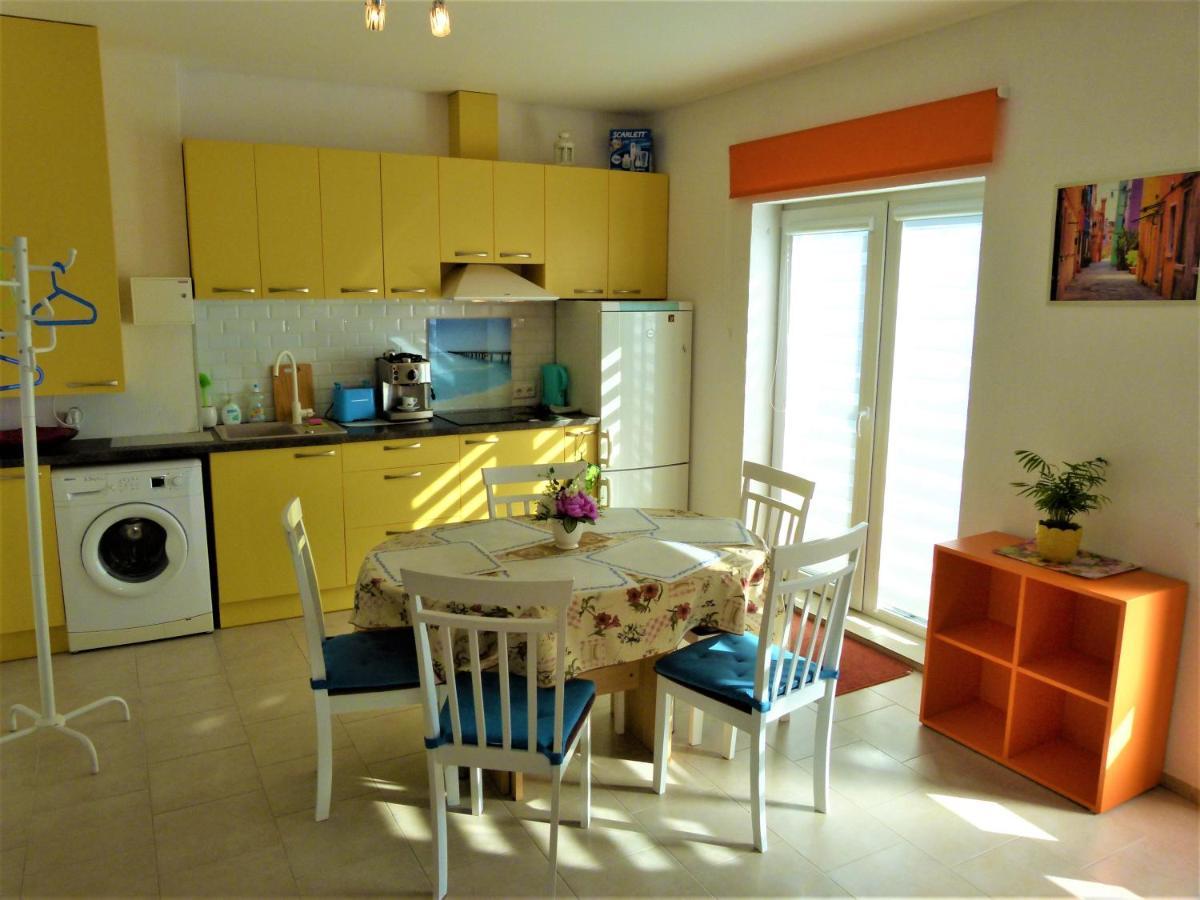 Geltoni apartamentai Palanga Bagian luar foto